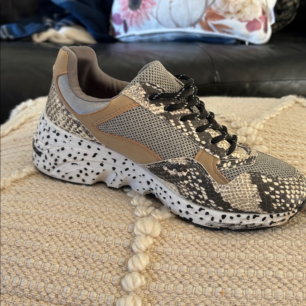 Steve Madden Gray and Tan Sneakers